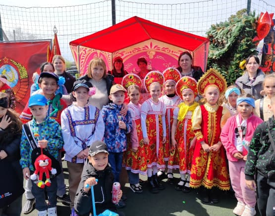 Ивановская школа расцвела талантами и вкусами на благотворительной ярмарке!